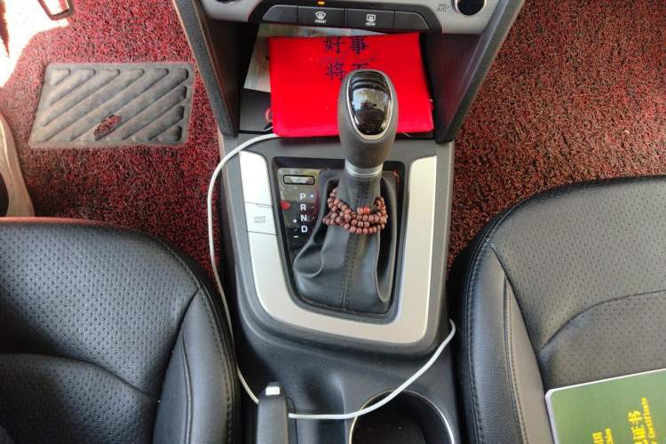 Used Hyundai Elantra (6th Generation / Lingdong) 2016 1.6L Automatic ZhiXuan – Elite Version Gear Lever