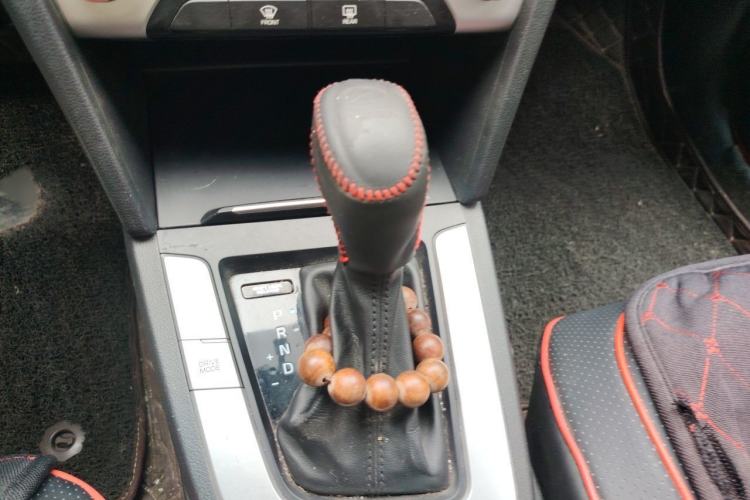 Used Hyundai Elantra (6th Generation / Lingdong) 2016 1.6L Automatic ZhiXuan – Elite Version Gear Lever