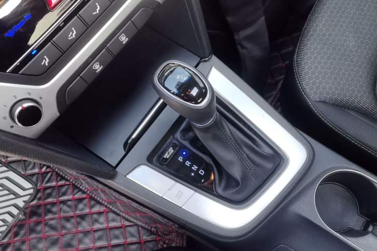 Used Hyundai Elantra (6th Generation / Lingdong) 2016 1.6L Automatic ZhiXuan – Elite Version Gear Lever