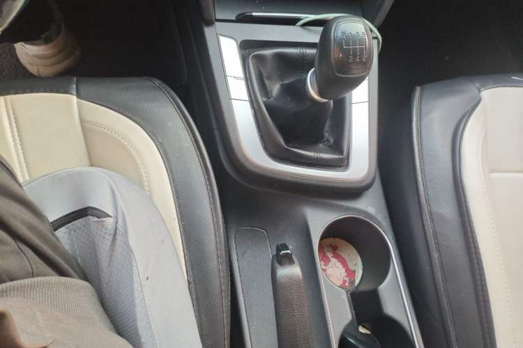 Used Hyundai Elantra (6th Generation / Lingdong) 2016 1.6L Manual ZhiXuan·Youth Edition Gear Lever