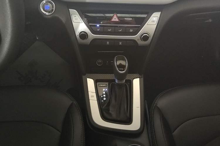 Used Hyundai Elantra (6th Generation / Lingdong) 2016 1.6L Automatic ZhiXuan – Elite Version Gear Lever