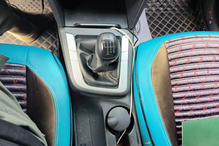 Used Hyundai Elantra (6th Generation / Lingdong) 2016 1.6L Manual ZhiXuan · Dynamic Model Gear Lever