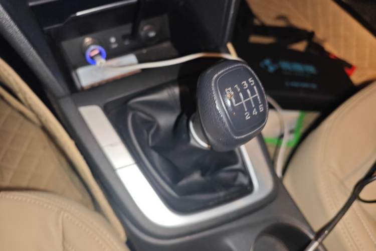 Used Hyundai Elantra (6th Generation / Lingdong) 2016 1.6L Manual ZhiXuan · Dynamic Model Gear Lever