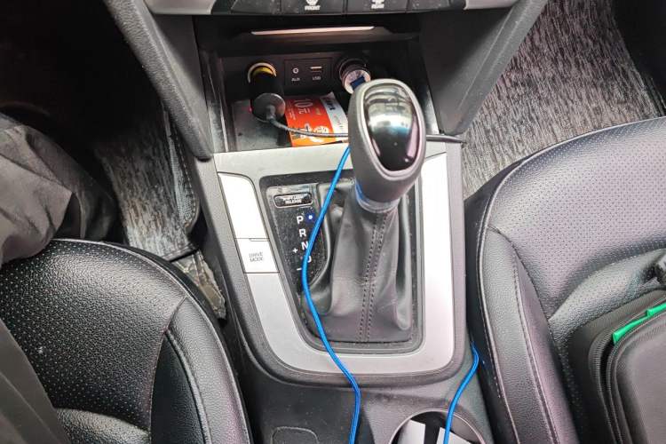 Used Hyundai Elantra (6th Generation / Lingdong) 2016 1.6L Automatic ZhiXuan – Elite Version Gear Lever