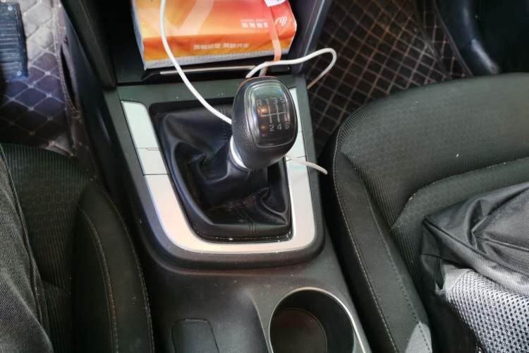 Used Hyundai Elantra (6th Generation / Lingdong) 2016 1.6L Manual ZhiXuan · Dynamic Model Gear Lever