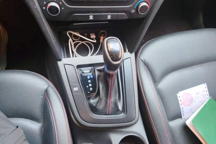 Used Hyundai Elantra (6th Generation / Lingdong) 2016 1.4T Dual-Clutch Xuan Dong · Dynamic Version Gear Lever