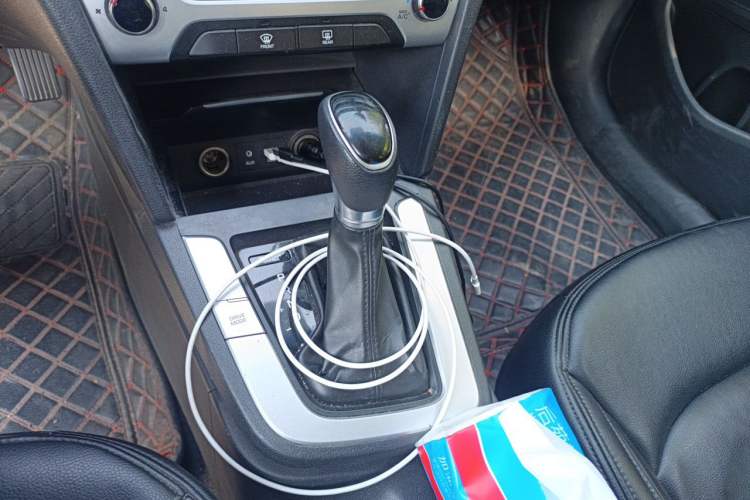 Used Hyundai Elantra (6th Generation / Lingdong) 2016 1.6L Automatic ZhiXuan – Elite Version Gear Lever