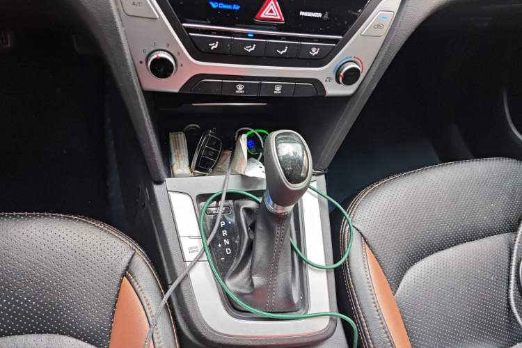 Used Hyundai Elantra (6th Generation / Lingdong) 2016 1.6L Automatic ZhiXuan – Elite Version Gear Lever