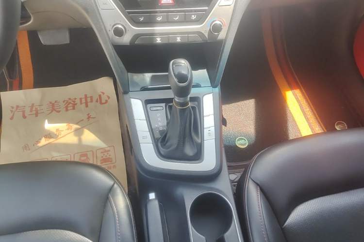 Used Hyundai Elantra (6th Generation / Lingdong) 2016 1.6L Automatic ZhiXuan – Elite Version Gear Lever