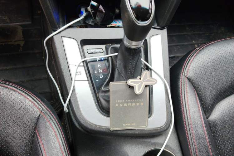 Used Hyundai Elantra (6th Generation / Lingdong) 2016 1.6L Automatic ZhiXuan – Elite Version Gear Lever