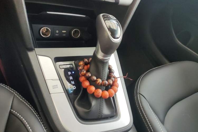 Used Hyundai Elantra (6th Generation / Lingdong) 2016 1.6L Automatic ZhiXuan – Elite Version Gear Lever