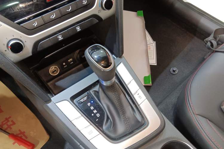 Used Hyundai Elantra (6th Generation / Lingdong) 2016 1.6L Automatic ZhiXuan – Elite Version Gear Lever