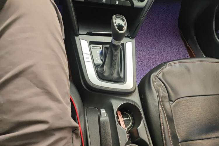 Used Hyundai Elantra (6th Generation / Lingdong) 2016 1.6L Automatic ZhiXuan – Elite Version Gear Lever