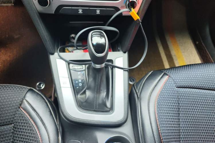 Used Hyundai Elantra (6th Generation / Lingdong) 2016 1.6L Automatic ZhiXuan – Elite Version Gear Lever