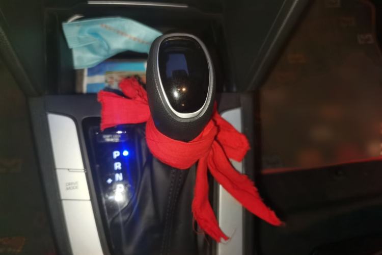 Used Hyundai Elantra (6th Generation / Lingdong) 2016 1.6L Automatic ZhiXuan – Elite Version Gear Lever