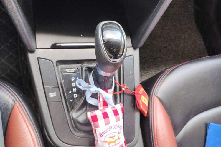 Used Hyundai Elantra (6th Generation / Lingdong) 2016 1.4T Dual-Clutch Xuan Dong · Dynamic Version Gear Lever