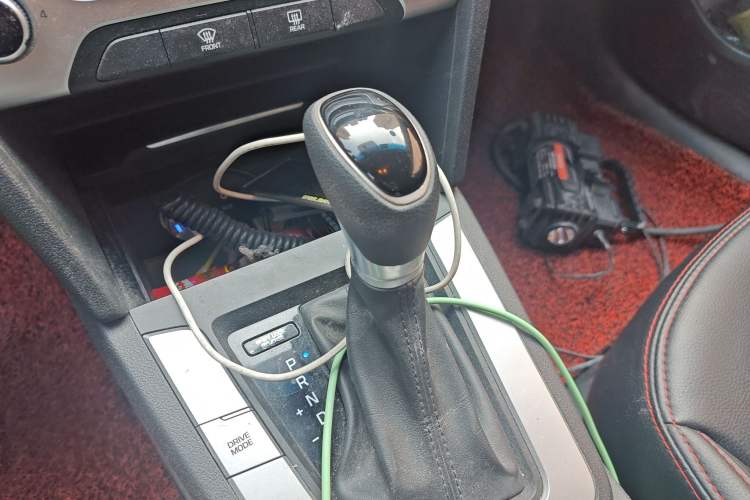 Used Hyundai Elantra (6th Generation / Lingdong) 2016 1.6L Automatic ZhiXuan – Elite Version Gear Lever