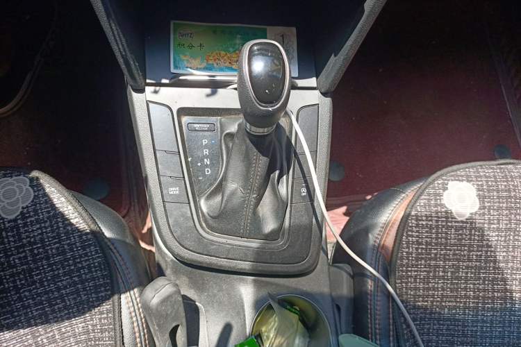 Used Hyundai Elantra (6th Generation / Lingdong) 2016 1.4T Dual-Clutch Xuan Dong · Dynamic Version Gear Lever