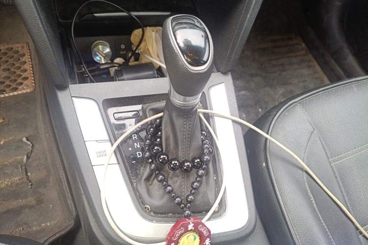 Used Hyundai Elantra (6th Generation / Lingdong) 2016 1.6L Automatic ZhiXuan – Elite Version Gear Lever