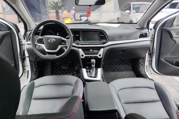 Used Hyundai Elantra (6th Generation / Lingdong) 2016 1.6L Automatic ZhiXuan – Elite Version Gear Lever