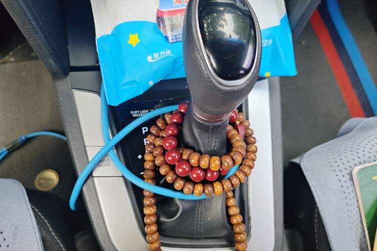 Used Hyundai Elantra (6th Generation / Lingdong) 2016 1.6L Automatic ZhiXuan – Elite Version Gear Lever