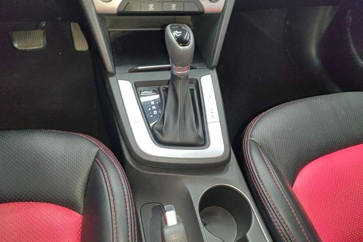 Used Hyundai Elantra (6th Generation / Lingdong) 2016 1.6L Automatic ZhiXuan – Elite Version Gear Lever