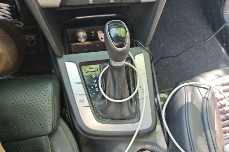 Used Hyundai Elantra (6th Generation / Lingdong) 2016 1.6L Automatic ZhiXuan – Elite Version Gear Lever