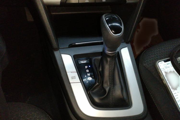 Used Hyundai Elantra (6th Generation / Lingdong) 2016 1.6L Automatic ZhiXuan – Elite Version Gear Lever