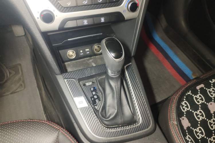Used Hyundai Elantra (6th Generation / Lingdong) 2016 1.6L Automatic ZhiXuan – Elite Version Gear Lever