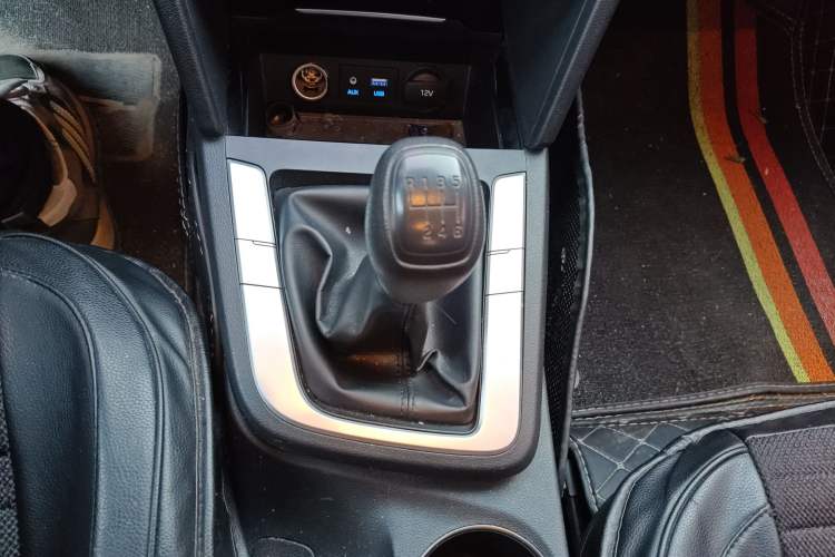 Used Hyundai Elantra (6th Generation / Lingdong) 2016 1.6L Manual ZhiXuan·Youth Edition Gear Lever