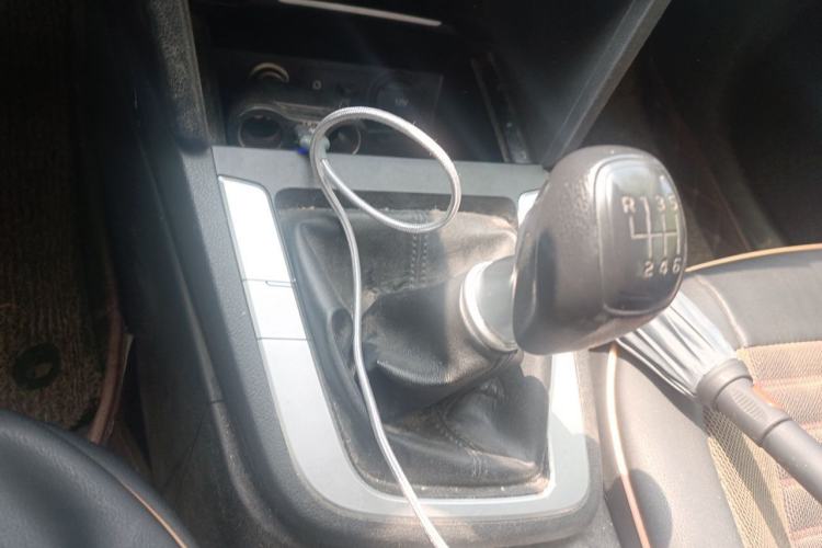 Used Hyundai Elantra (6th Generation / Lingdong) 2016 1.6L Manual ZhiXuan·Youth Edition Gear Lever