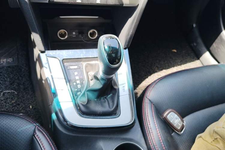 Used Hyundai Elantra (6th Generation / Lingdong) 2016 1.6L Automatic ZhiXuan – Elite Version Gear Lever
