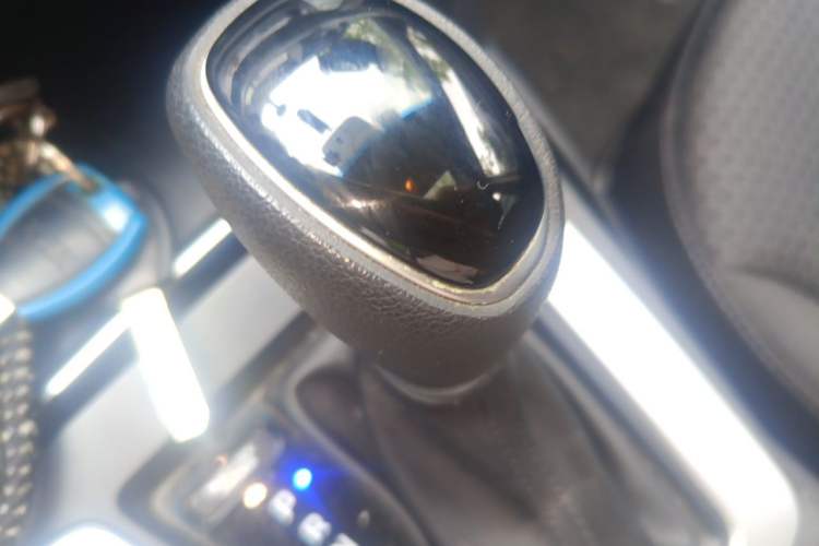 Used Hyundai Elantra (6th Generation / Lingdong) 2016 1.6L Automatic ZhiXuan – Elite Version Gear Lever