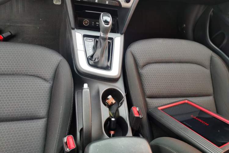 Used Hyundai Elantra (6th Generation / Lingdong) 2016 1.6L Automatic ZhiXuan – Elite Version Gear Lever