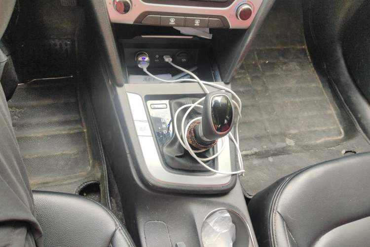 Used Hyundai Elantra (6th Generation / Lingdong) 2016 1.6L Automatic ZhiXuan – Elite Version Gear Lever