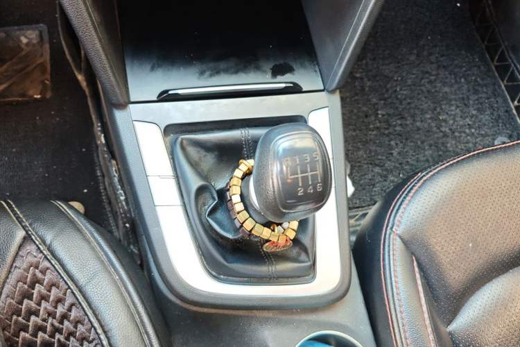 Used Hyundai Elantra (6th Generation / Lingdong) 2016 1.6L Manual ZhiXuan·Youth Edition Gear Lever
