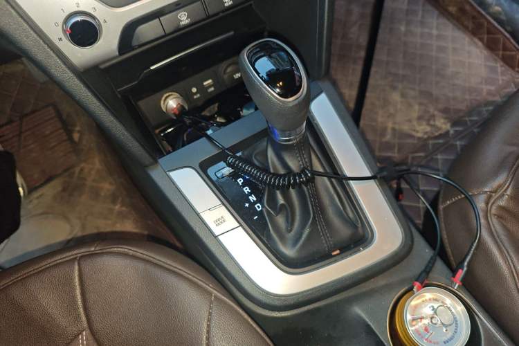 Used Hyundai Elantra (6th Generation / Lingdong) 2016 1.6L Automatic ZhiXuan – Elite Version Gear Lever