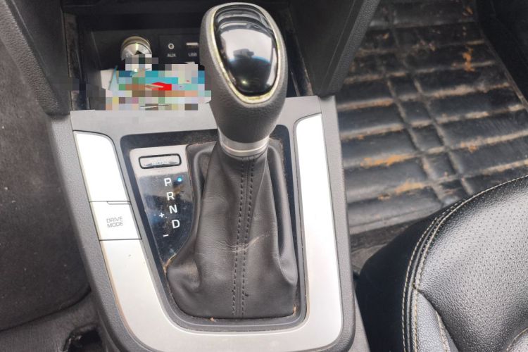 Used Hyundai Elantra (6th Generation / Lingdong) 2016 1.6L Automatic ZhiXuan – Elite Version Gear Lever