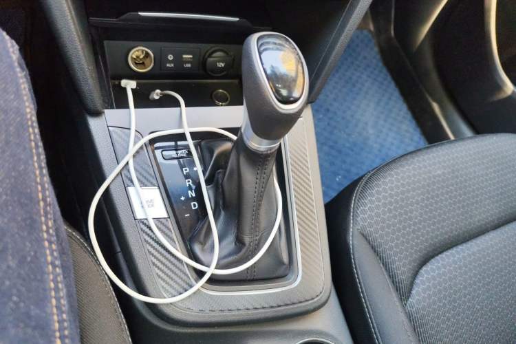 Used Hyundai Elantra (6th Generation / Lingdong) 2016 1.6L Automatic ZhiXuan – Elite Version Gear Lever