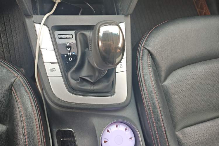 Used Hyundai Elantra (6th Generation / Lingdong) 2016 1.6L Automatic ZhiXuan – Elite Version Gear Lever