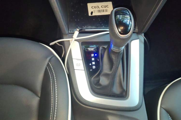 Used Hyundai Elantra (6th Generation / Lingdong) 2016 1.6L Automatic ZhiXuan – Elite Version Gear Lever