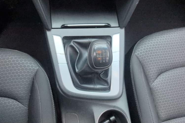 Used Hyundai Elantra (6th Generation / Lingdong) 2016 1.6L Manual ZhiXuan · Dynamic Model Gear Lever