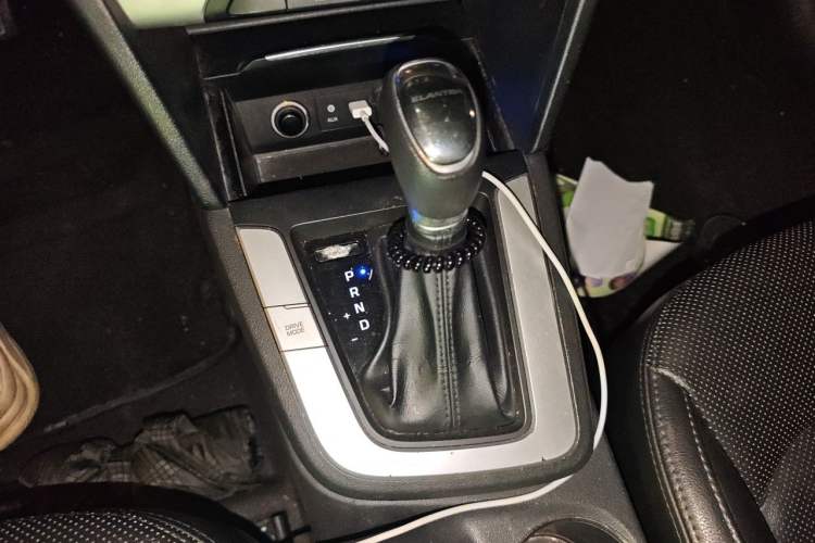Used Hyundai Elantra (6th Generation / Lingdong) 2016 1.6L Automatic ZhiXuan – Elite Version Gear Lever
