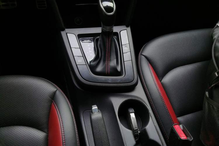 Used Hyundai Elantra (6th Generation / Lingdong) 2016 1.4T Dual-Clutch Xuan Dong · Flagship Edition Gear Lever