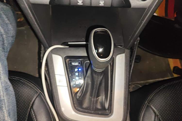 Used Hyundai Elantra (6th Generation / Lingdong) 2016 1.6L Automatic ZhiXuan – Elite Version Gear Lever