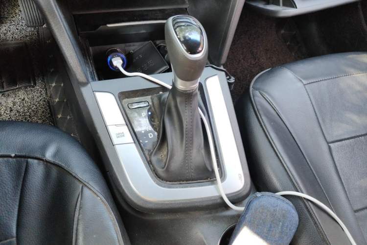 Used Hyundai Elantra (6th Generation / Lingdong) 2016 1.6L Automatic ZhiXuan – Elite Version Gear Lever
