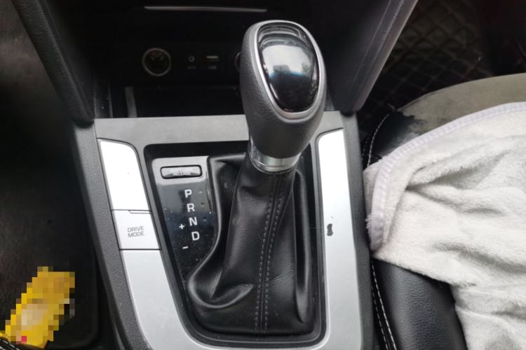 Used Hyundai Elantra (6th Generation / Lingdong) 2016 1.6L Automatic ZhiXuan – Elite Version Gear Lever