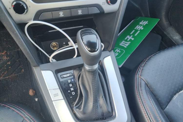 Used Hyundai Elantra (6th Generation / Lingdong) 2016 1.6L Automatic ZhiXuan – Elite Version Gear Lever