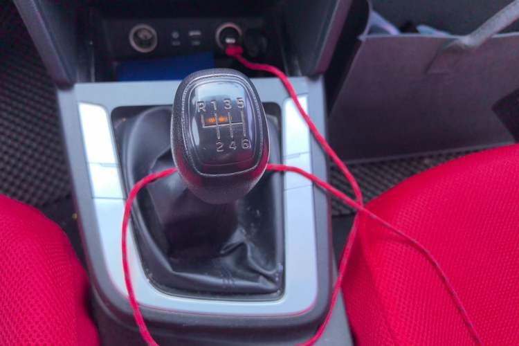 Used Hyundai Elantra (6th Generation / Lingdong) 2016 1.6L Manual ZhiXuan · Dynamic Model Gear Lever