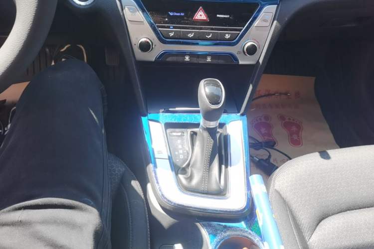 Used Hyundai Elantra (6th Generation / Lingdong) 2016 1.6L Automatic ZhiXuan – Elite Version Gear Lever